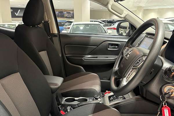 2022 Mitsubishi Triton GLX+ MR 4X4