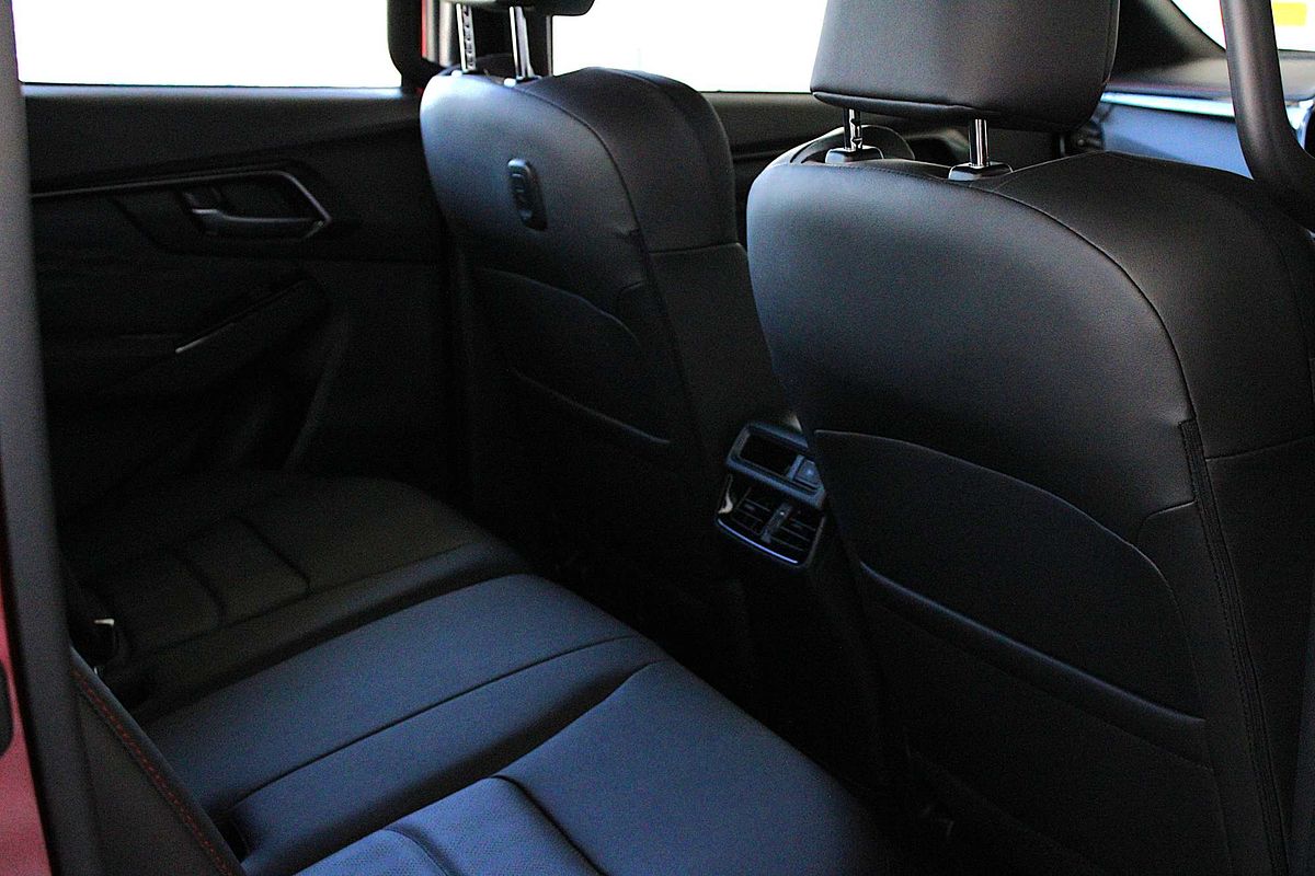 2025 Isuzu D-MAX X-TERRAIN 4X4