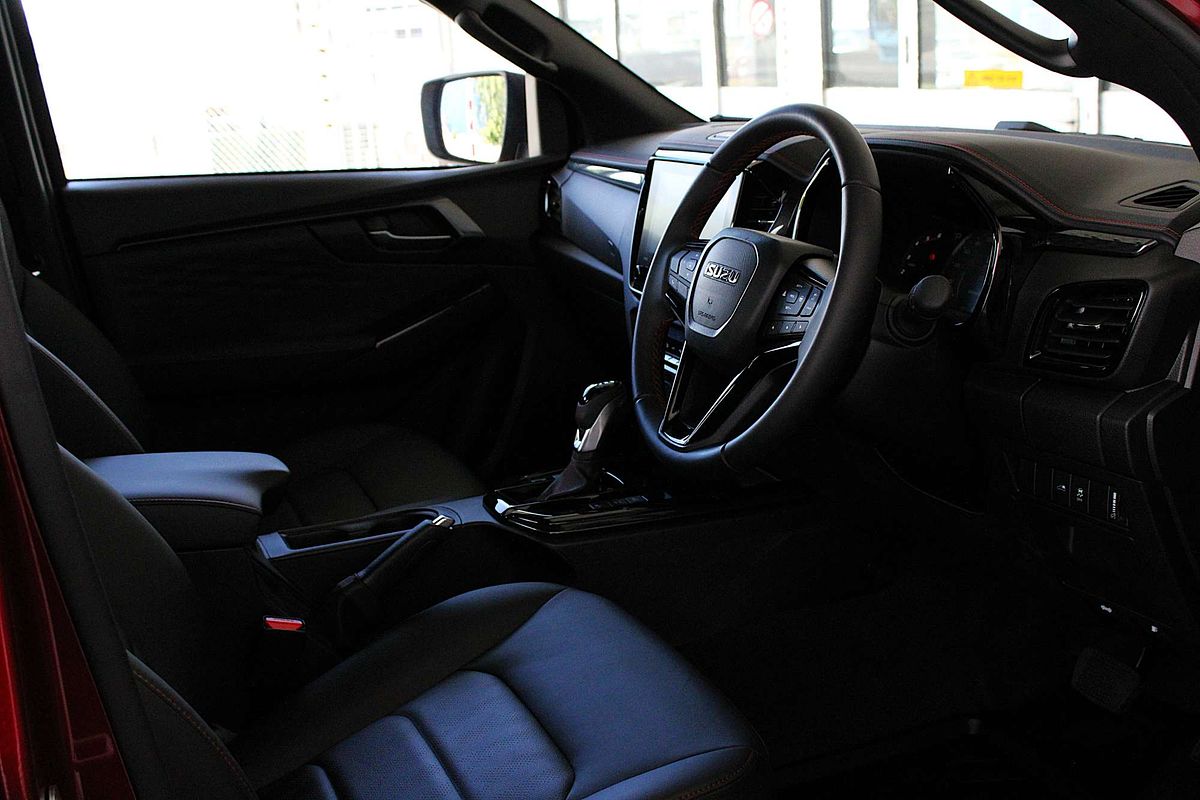2025 Isuzu D-MAX X-TERRAIN 4X4