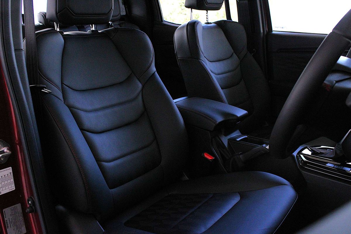 2025 Isuzu D-MAX X-TERRAIN 4X4