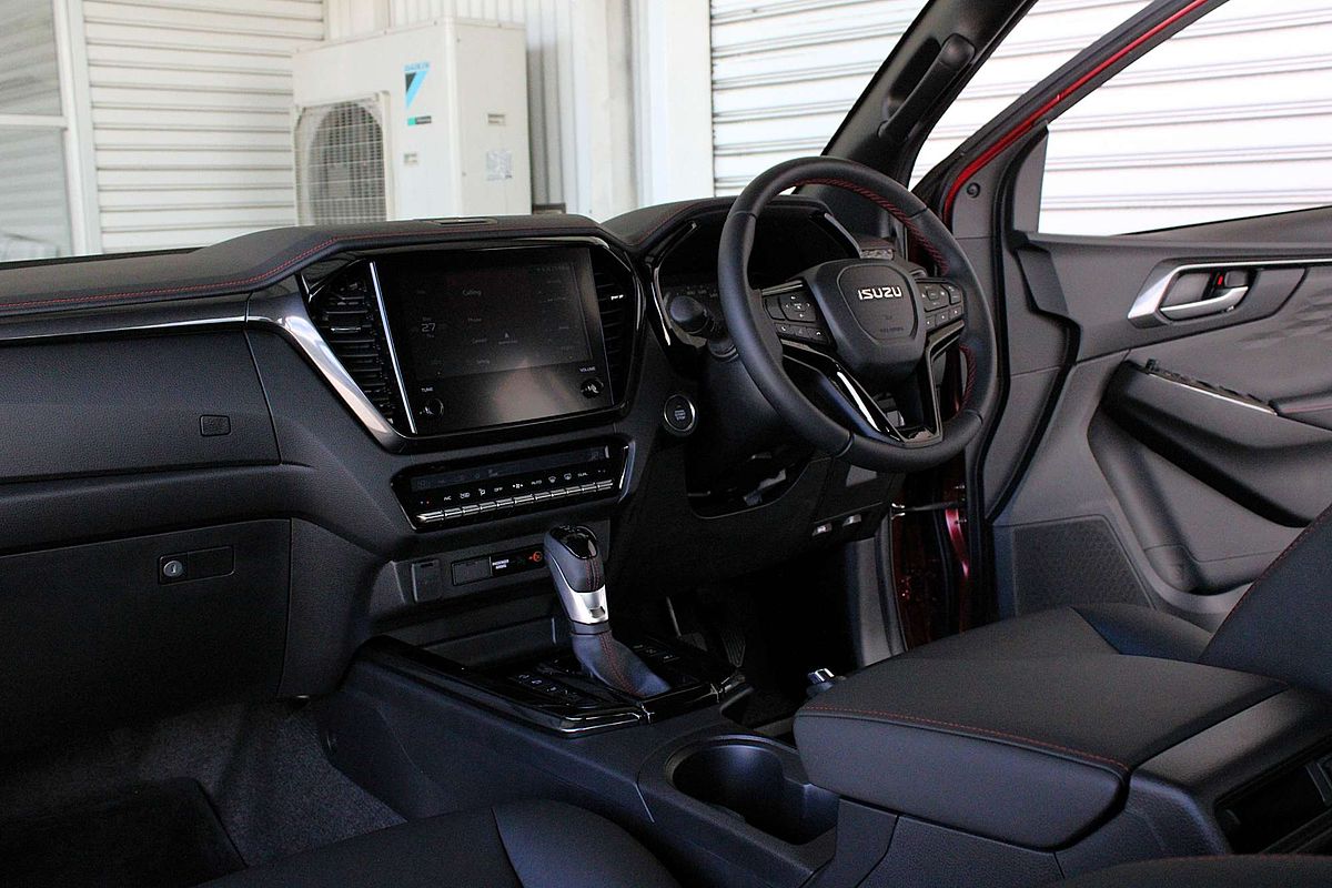 2025 Isuzu D-MAX X-TERRAIN 4X4
