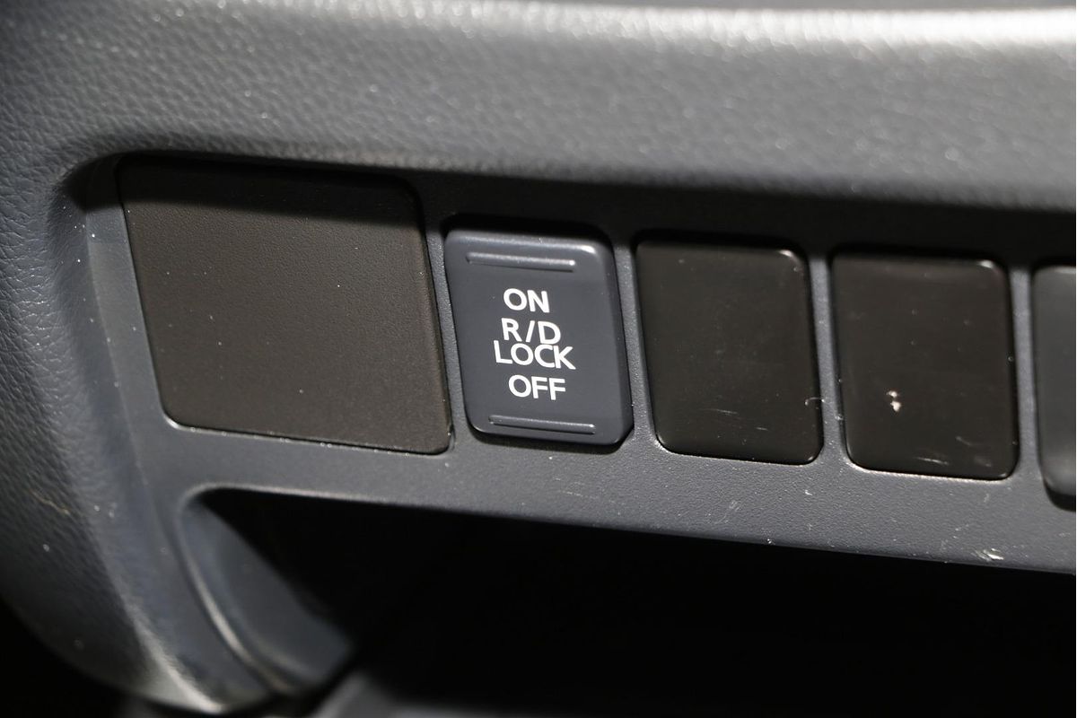 2015 Mitsubishi Triton Exceed MQ 4X4