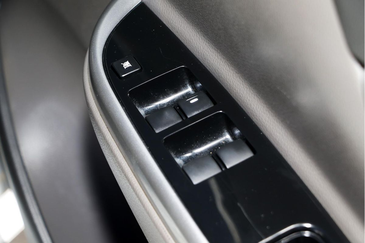 2015 Mitsubishi Triton Exceed MQ 4X4