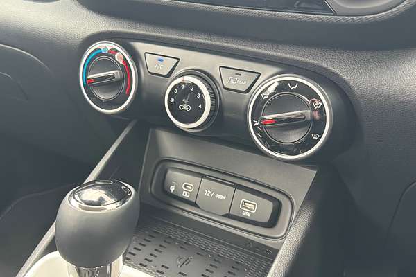 2025 Hyundai Venue Active QX.V5