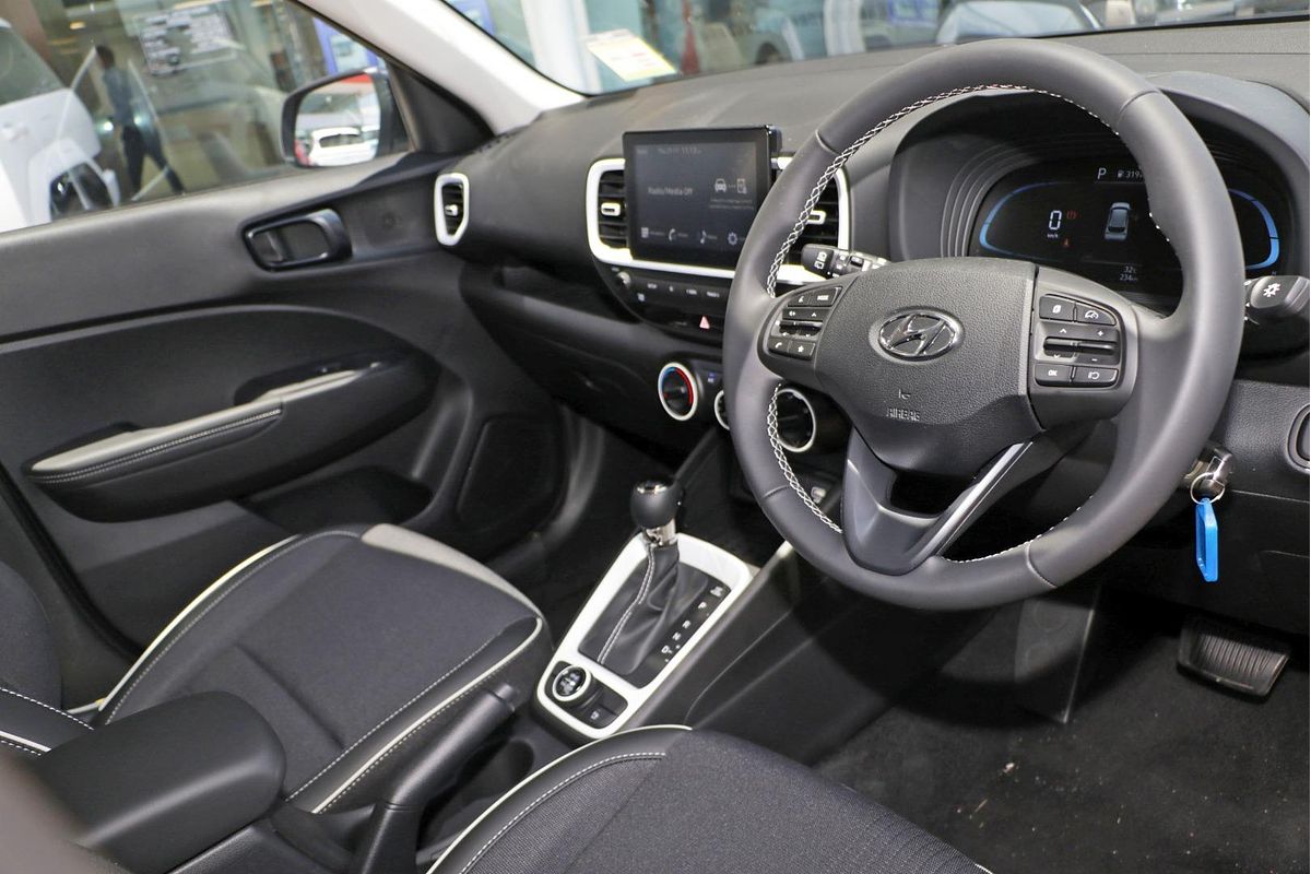 2025 Hyundai Venue Active QX.V5