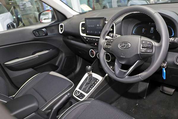 2025 Hyundai Venue Active QX.V5