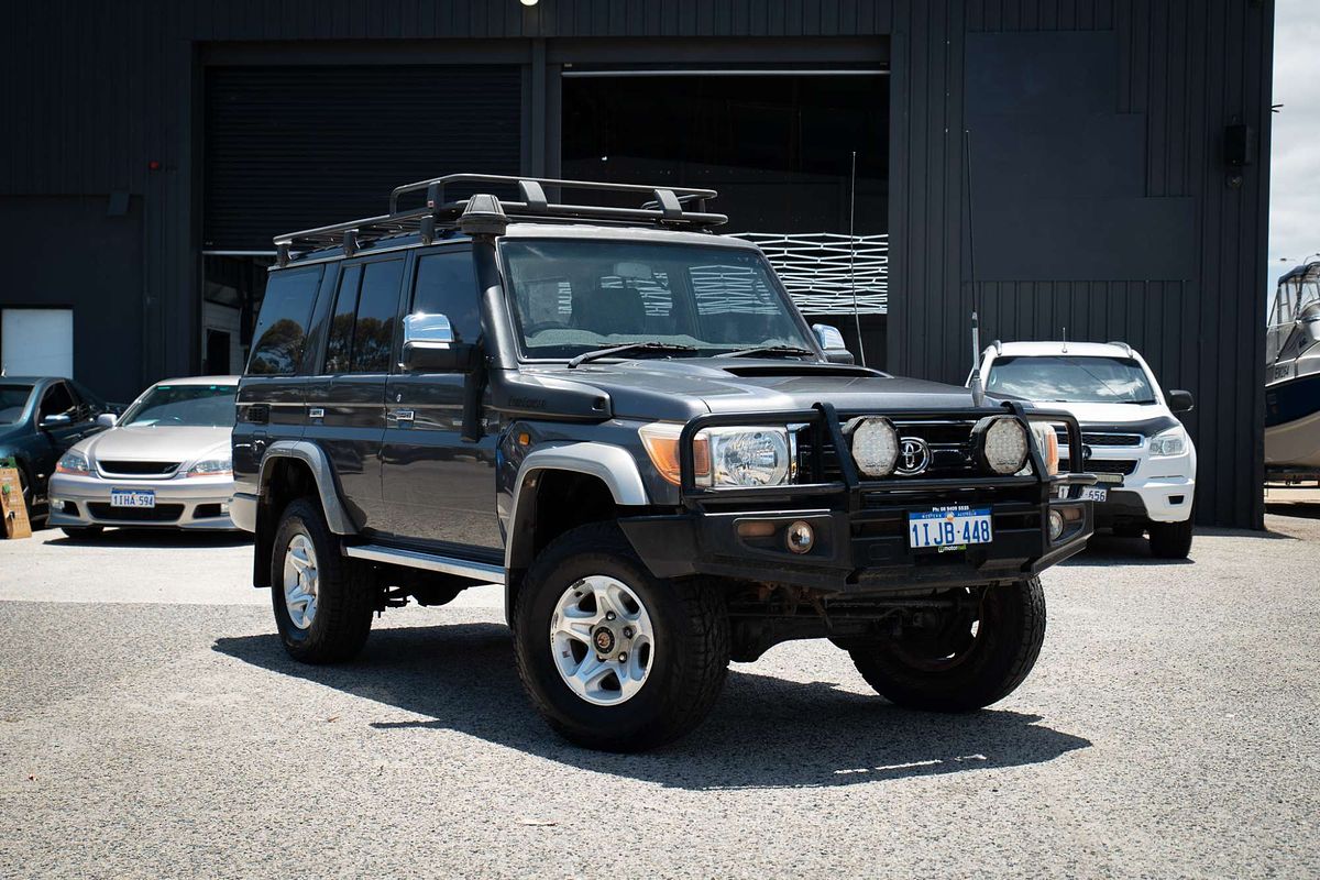 2014 Toyota Landcruiser GXL VDJ76R