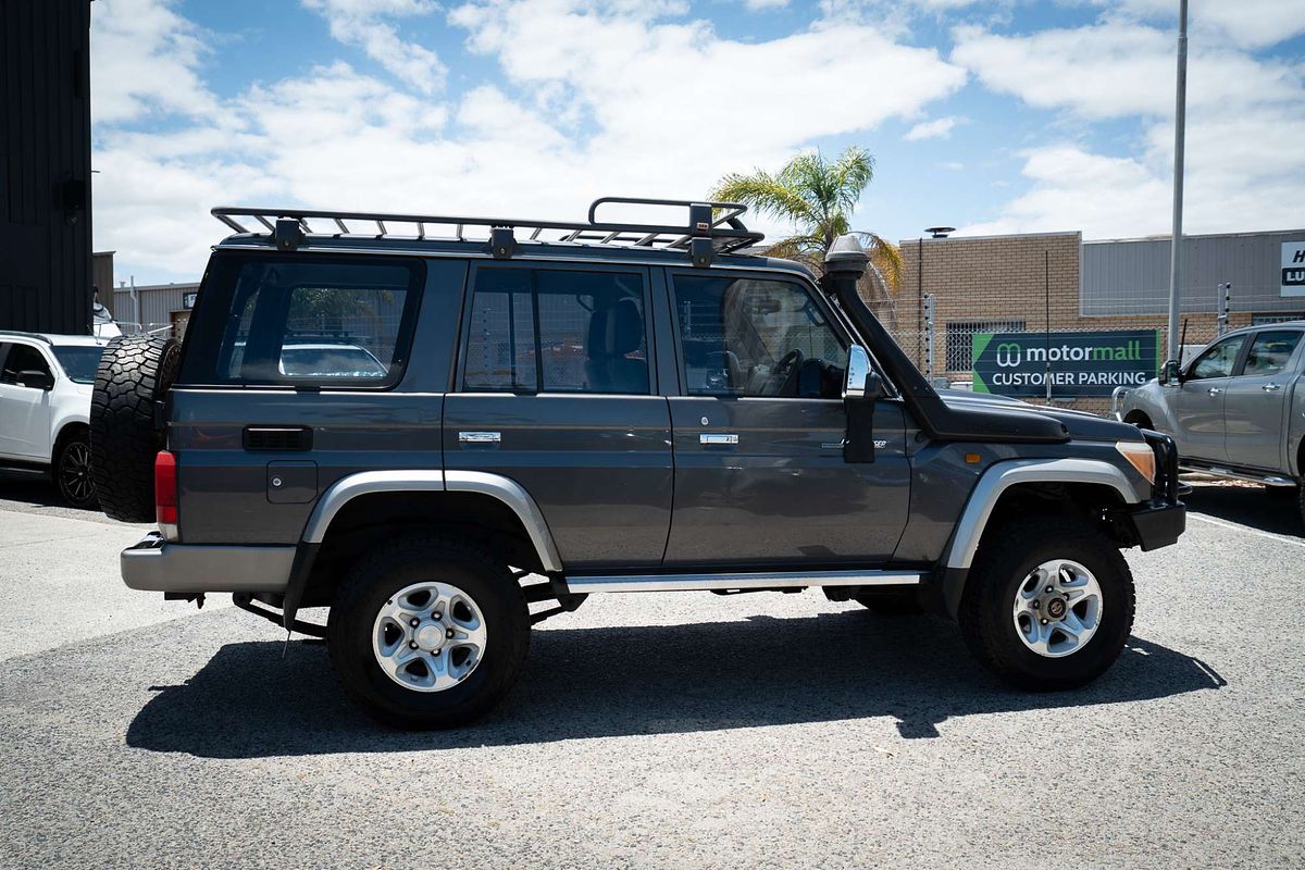 2014 Toyota Landcruiser GXL VDJ76R