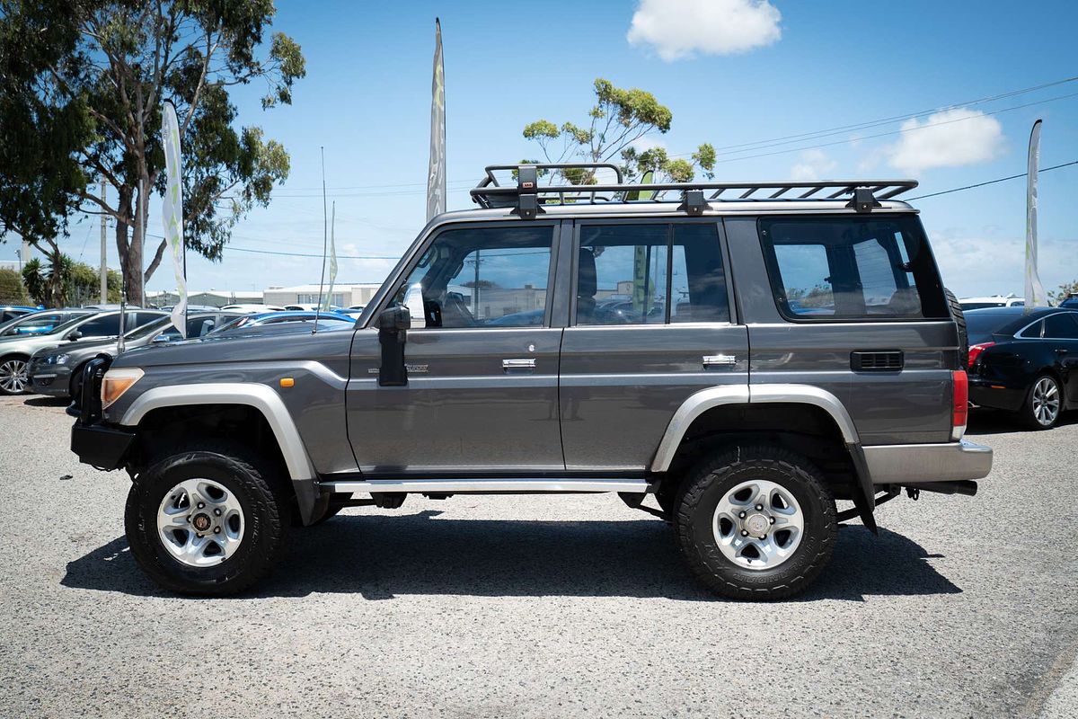 2014 Toyota Landcruiser GXL VDJ76R