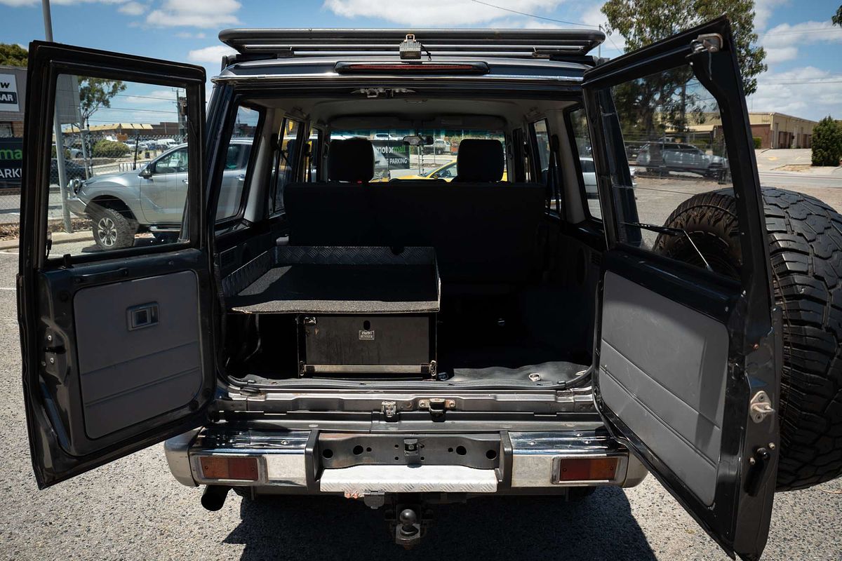 2014 Toyota Landcruiser GXL VDJ76R