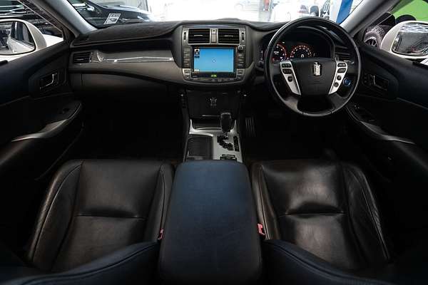 2010 Toyota Crown MAJESTA (HYBRID) GWS204
