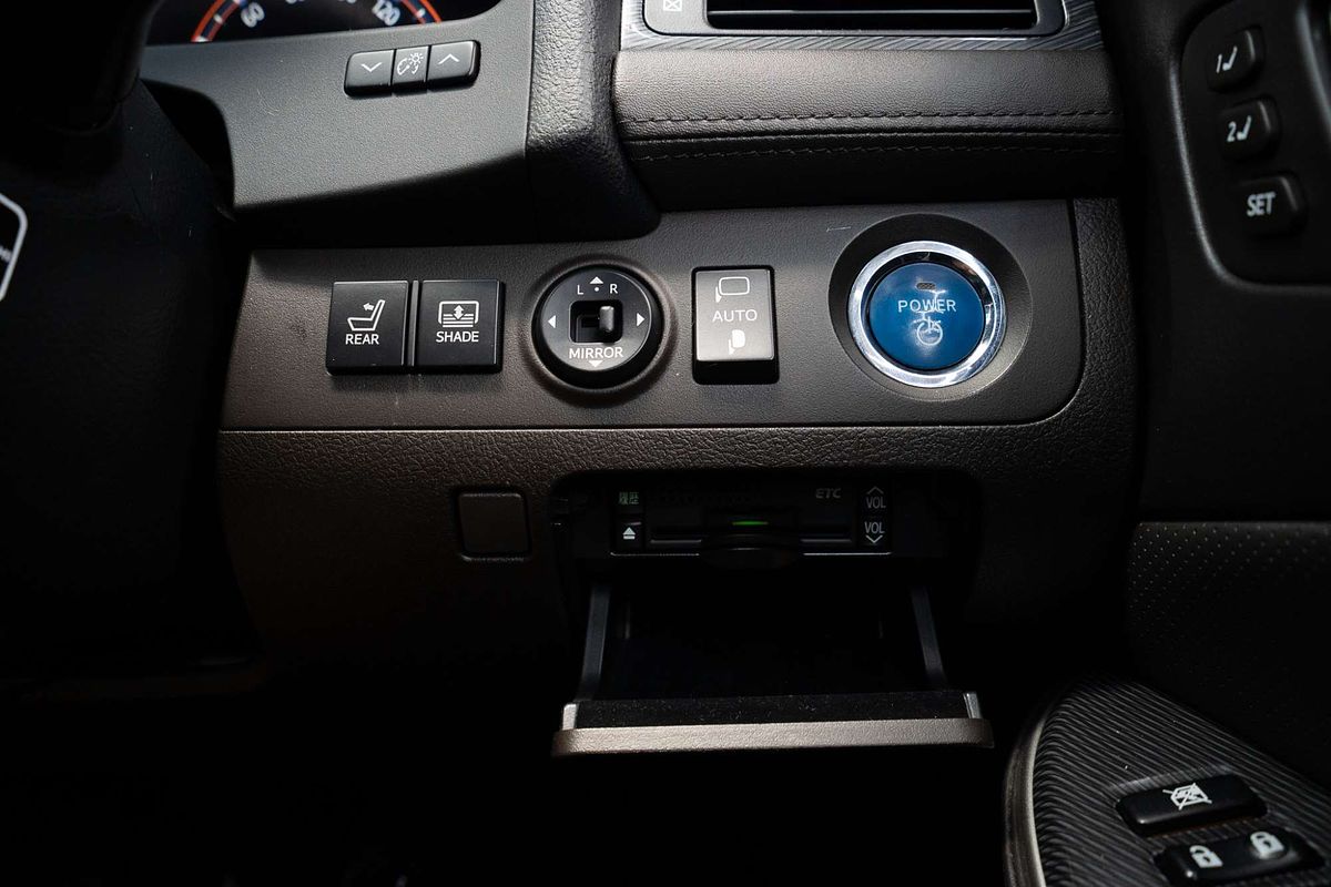 2010 Toyota Crown MAJESTA (HYBRID) GWS204