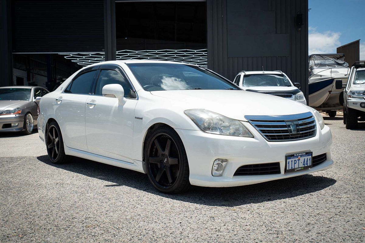 2010 Toyota Crown MAJESTA (HYBRID) GWS204