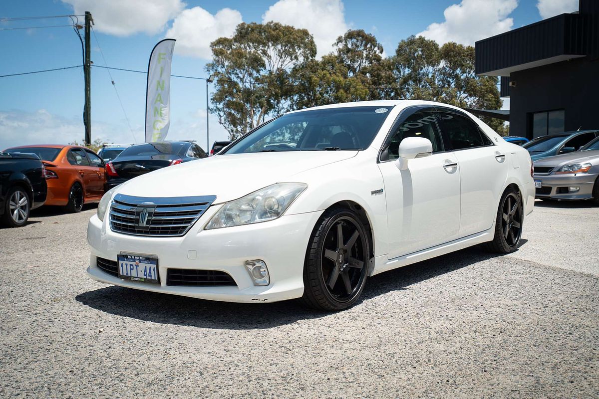2010 Toyota Crown MAJESTA (HYBRID) GWS204