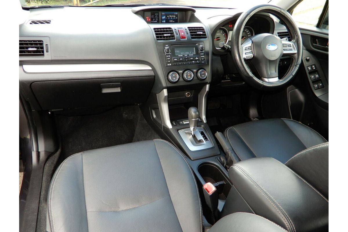 2014 Subaru Forester 2.5i Luxury S4