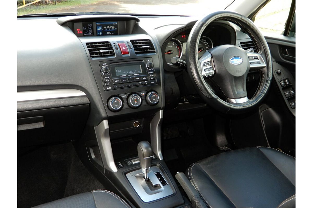 2014 Subaru Forester 2.5i Luxury S4