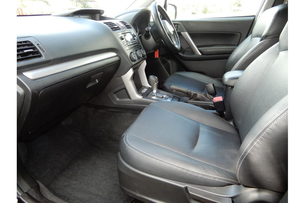 2014 Subaru Forester 2.5i Luxury S4