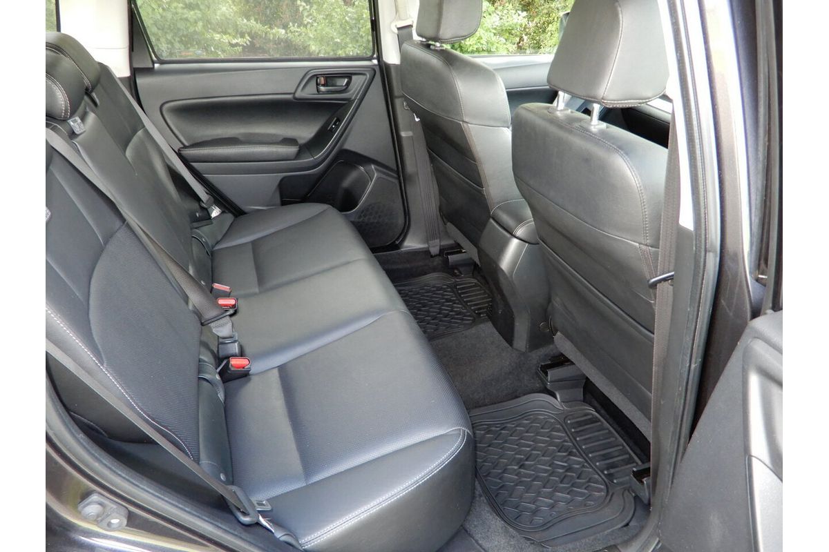 2014 Subaru Forester 2.5i Luxury S4