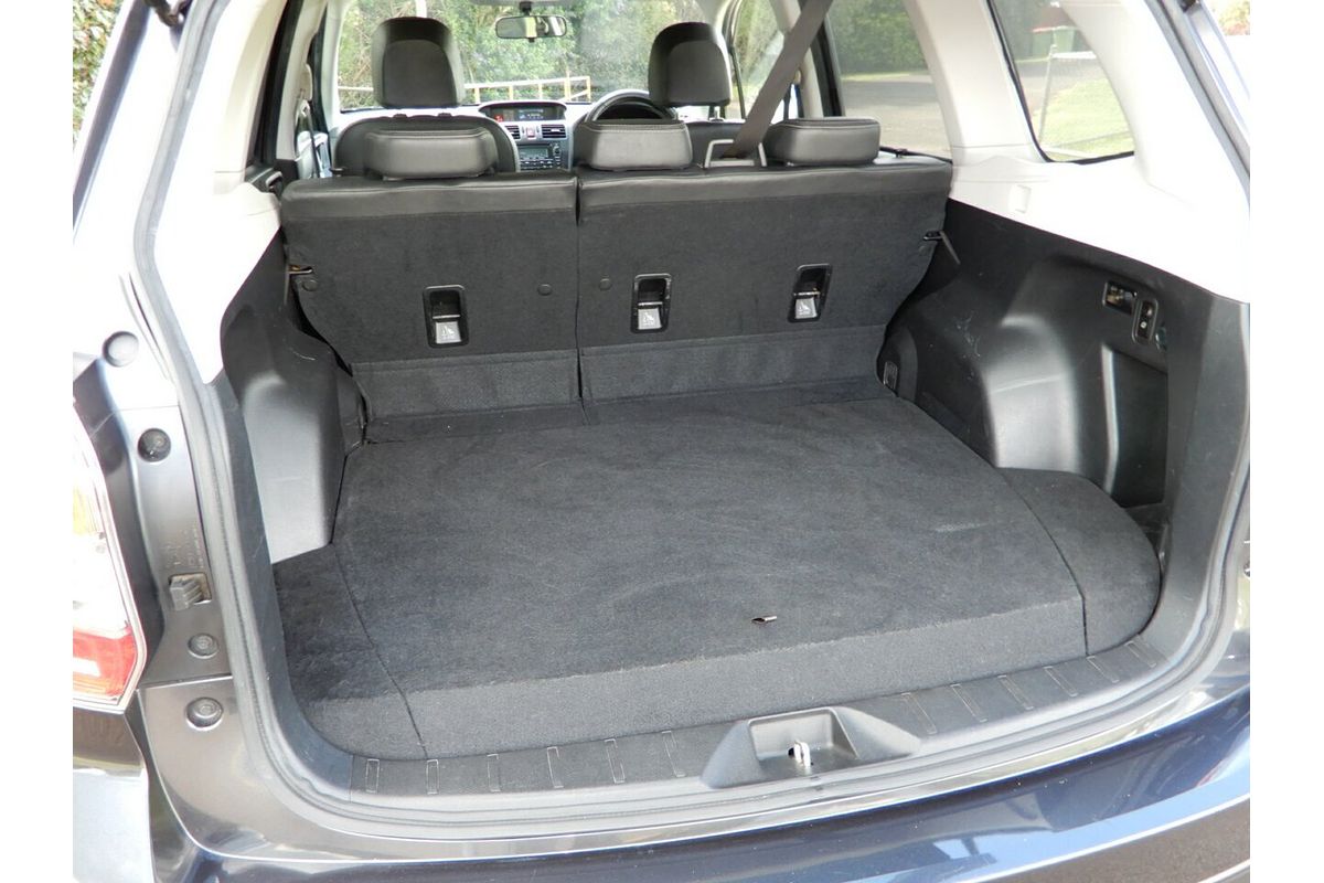 2014 Subaru Forester 2.5i Luxury S4