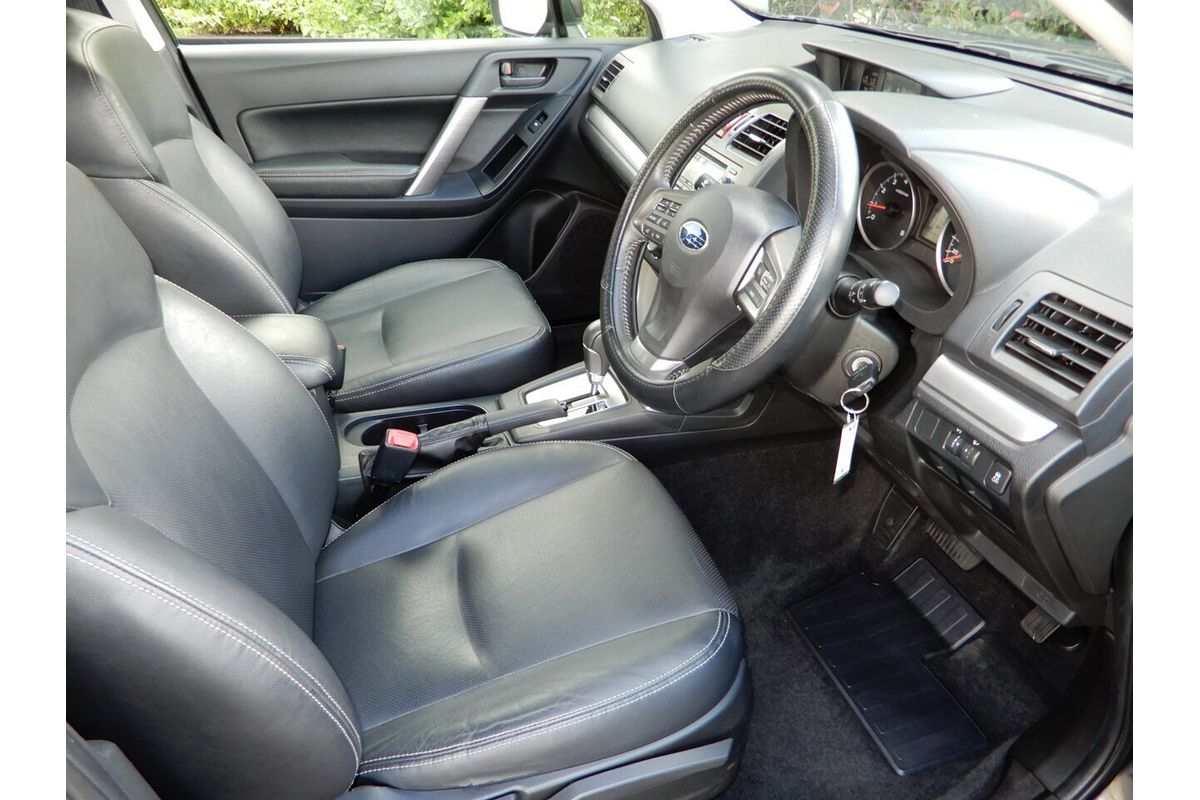 2014 Subaru Forester 2.5i Luxury S4