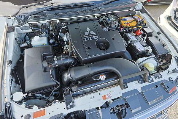 2020 Mitsubishi Pajero GLS NX