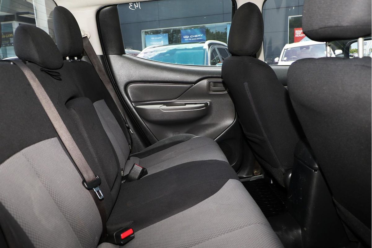 2015 Mitsubishi Triton GLX MQ 4X4