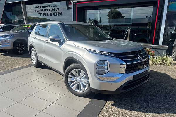 2025 Mitsubishi Outlander ES ZM