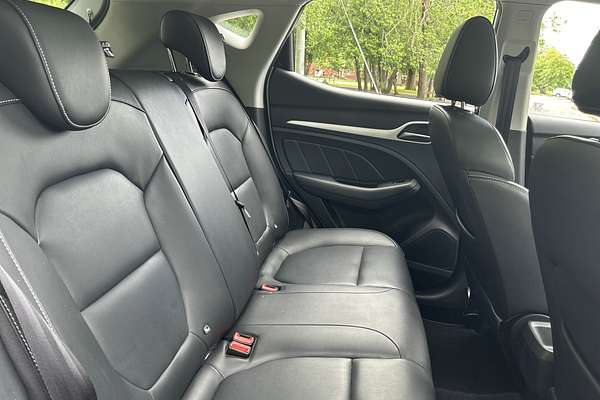 2021 MG ZS Essence AZS1