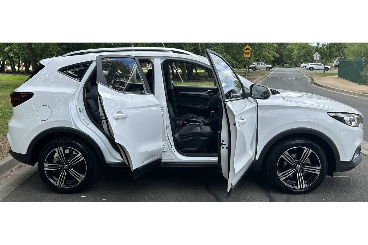 2021 MG ZS Essence AZS1