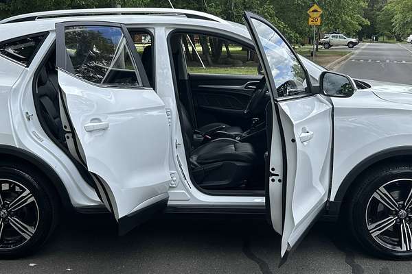 2021 MG ZS Essence AZS1