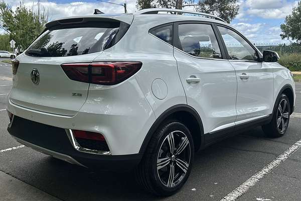 2021 MG ZS Essence AZS1
