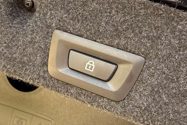 2015 BMW 5 Series 528i M Sport F10 LCI