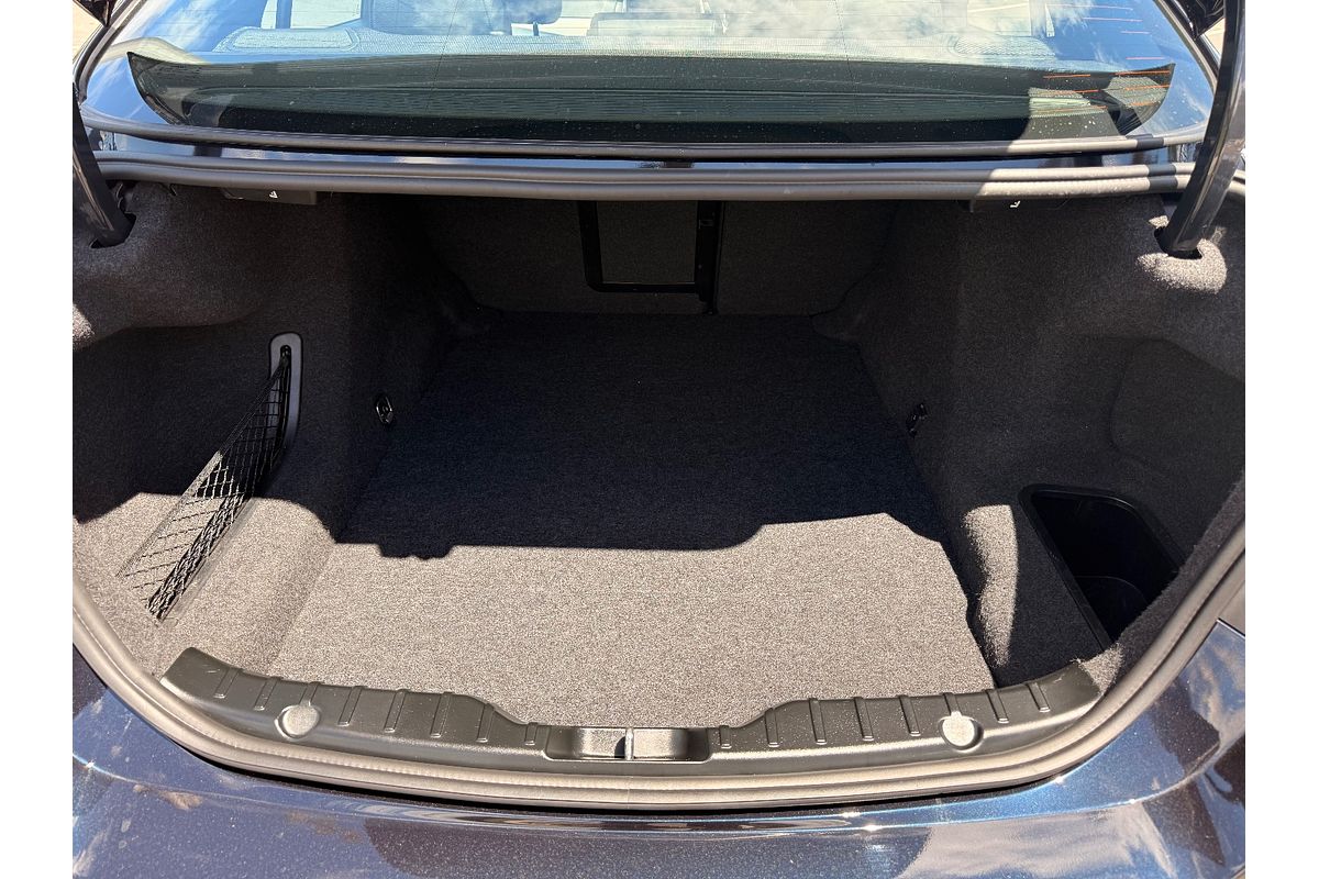 2015 BMW 5 Series 528i M Sport F10 LCI