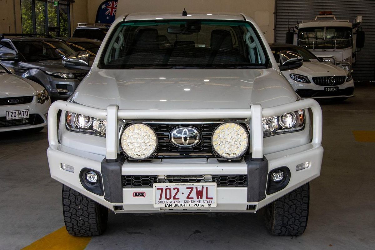 2020 Toyota Hilux SR5 (4x4) GUN126R FACELIFT 4X4
