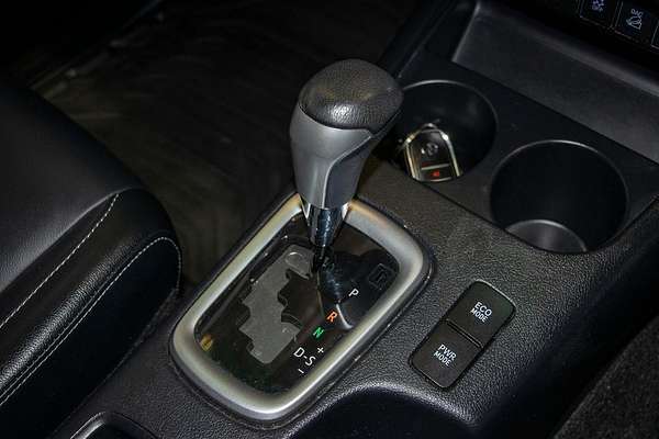 2020 Toyota Hilux SR5 (4x4) GUN126R FACELIFT 4X4