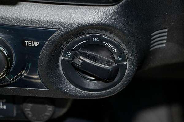 2020 Toyota Hilux SR5 (4x4) GUN126R FACELIFT 4X4