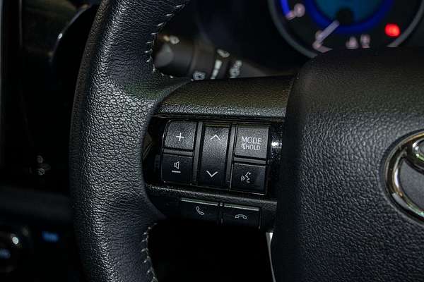 2020 Toyota Hilux SR5 (4x4) GUN126R FACELIFT 4X4