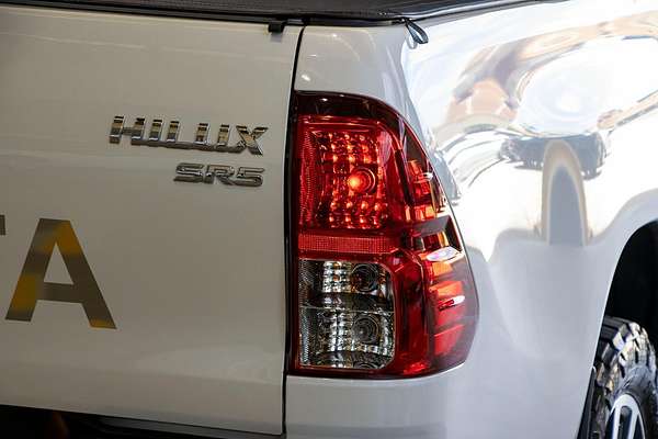 2020 Toyota Hilux SR5 (4x4) GUN126R FACELIFT 4X4