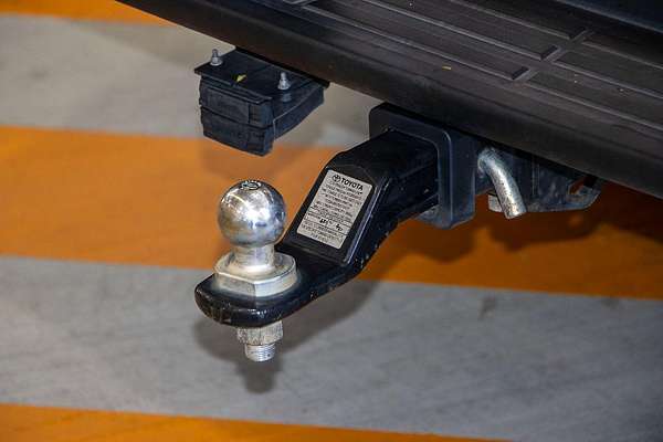 2020 Toyota Hilux SR5 (4x4) GUN126R FACELIFT 4X4