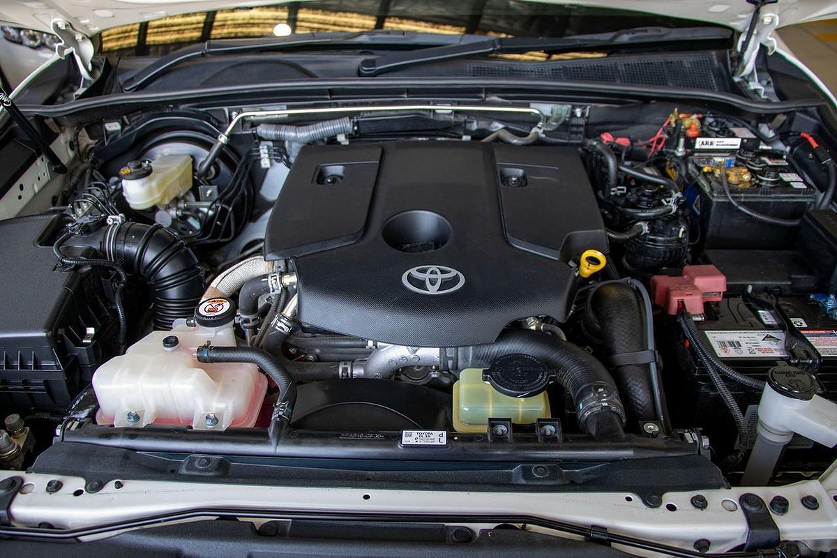 2020 Toyota Hilux SR5 (4x4) GUN126R FACELIFT 4X4