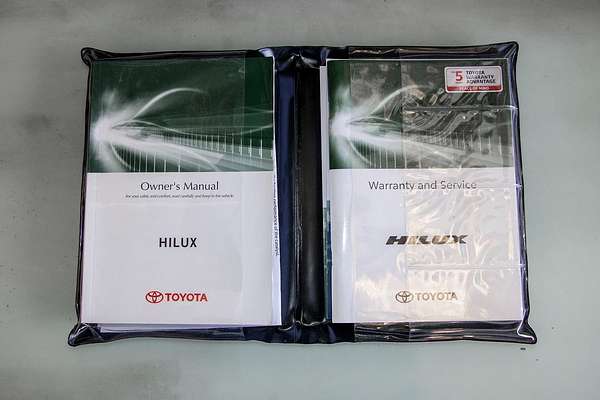 2020 Toyota Hilux SR5 (4x4) GUN126R FACELIFT 4X4