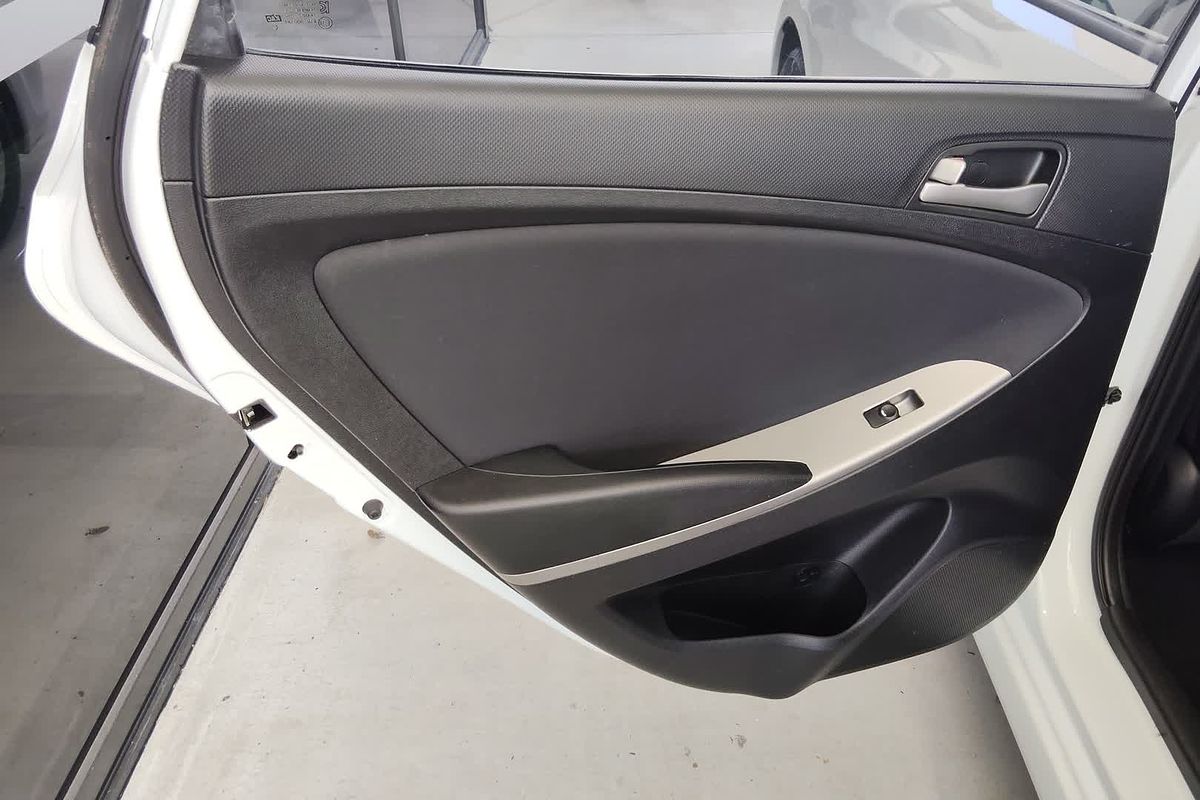 2015 Hyundai Accent Active RB3