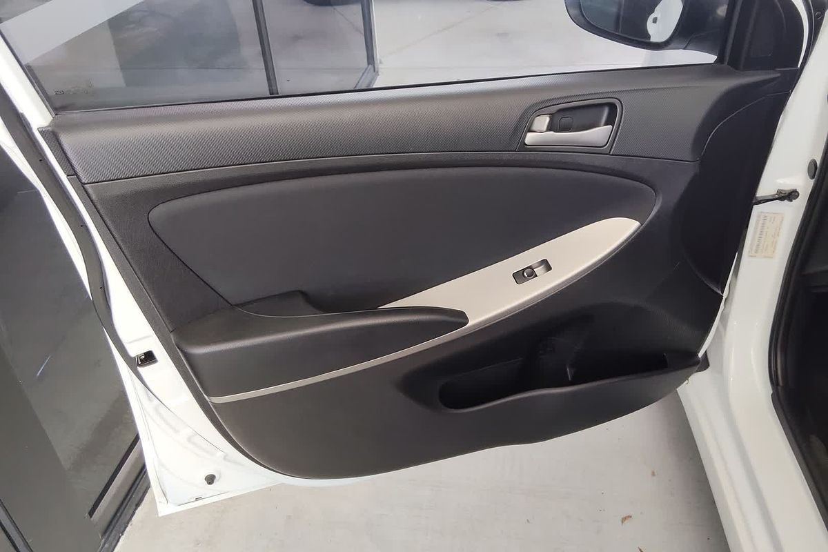 2015 Hyundai Accent Active RB3