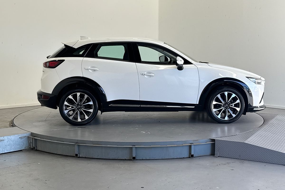 2023 Mazda CX-3 sTouring DK