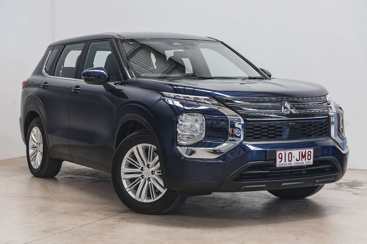 2023 Mitsubishi Outlander ES ZM