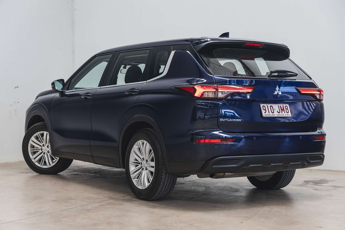 2023 Mitsubishi Outlander ES ZM