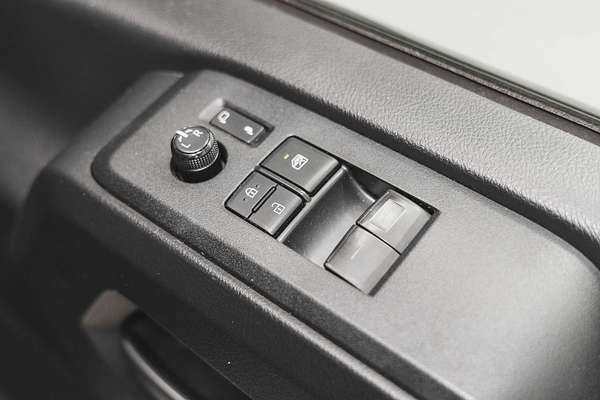 2022 Toyota Hiace Commuter GDH322R ELWB High Roof