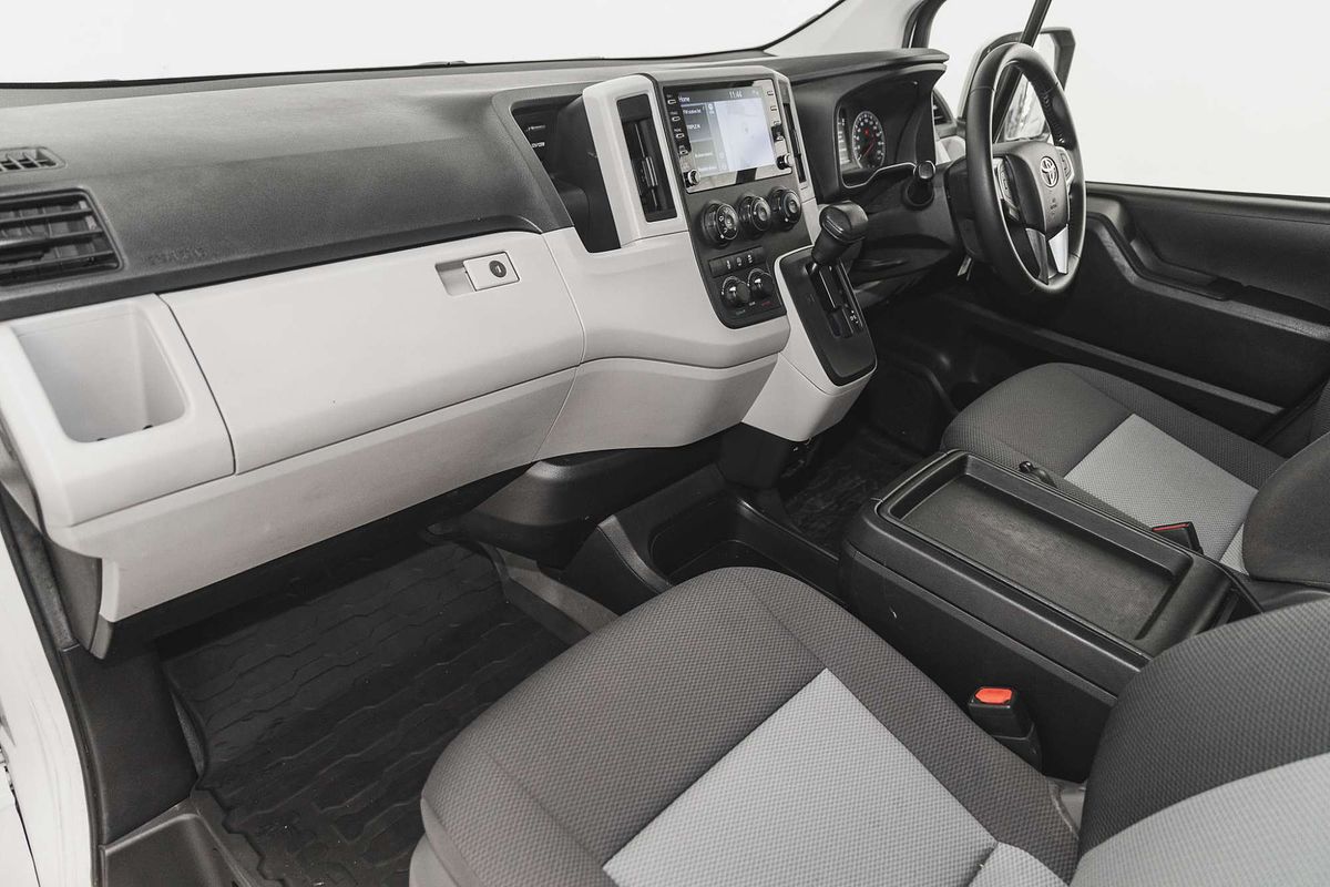 2022 Toyota Hiace Commuter GDH322R ELWB High Roof