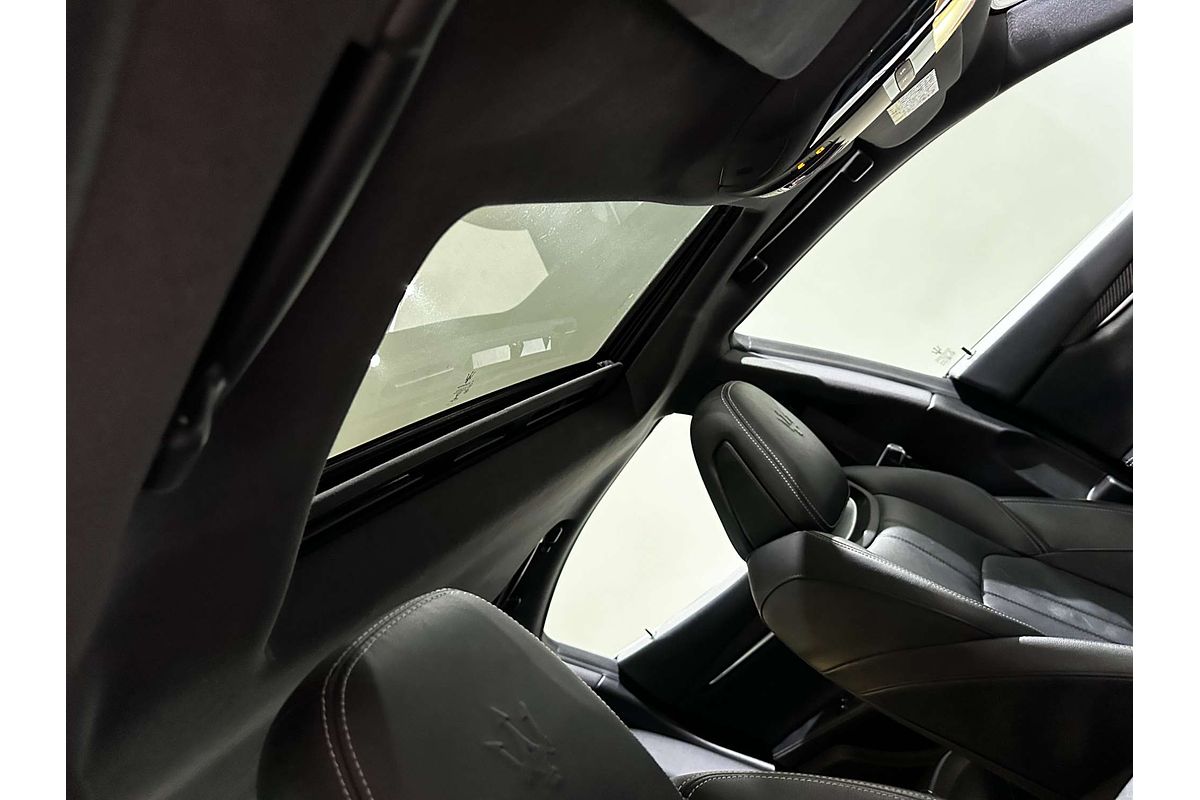 2018 Maserati Ghibli GranSport M157