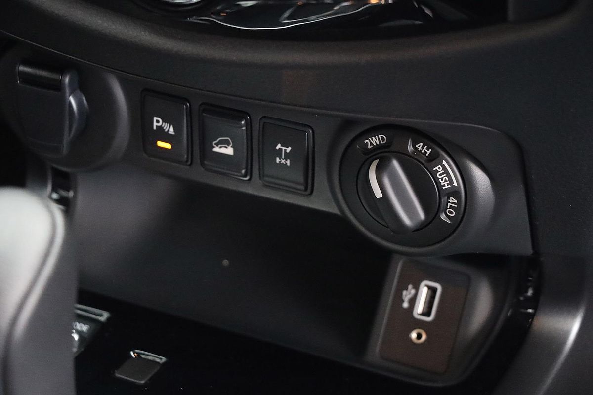 2025 Nissan Navara PRO-4X Warrior D23 4X4